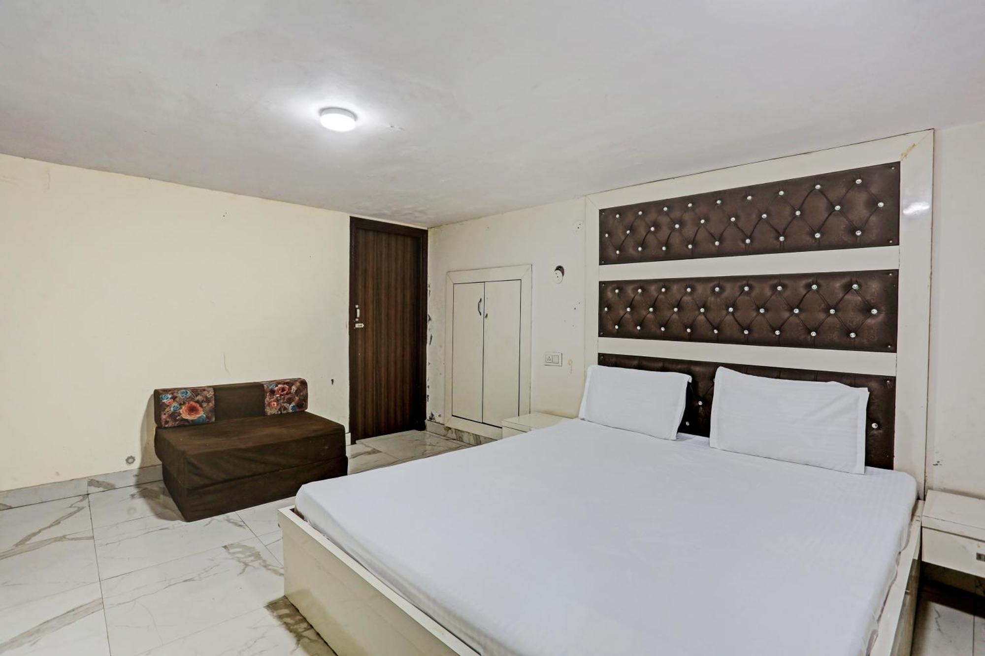 Hotel O Saffron Night Stay Amritsar Buitenkant foto