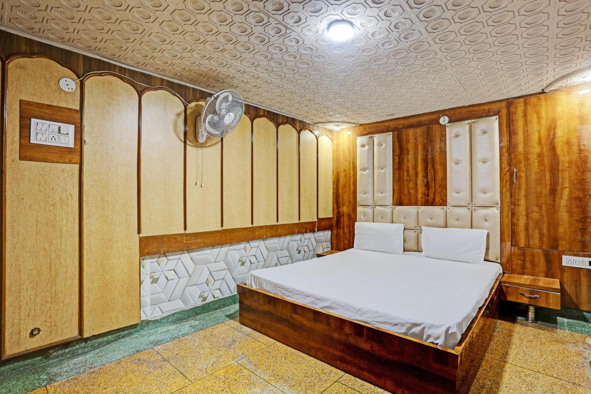 Hotel O Saffron Night Stay Amritsar Buitenkant foto
