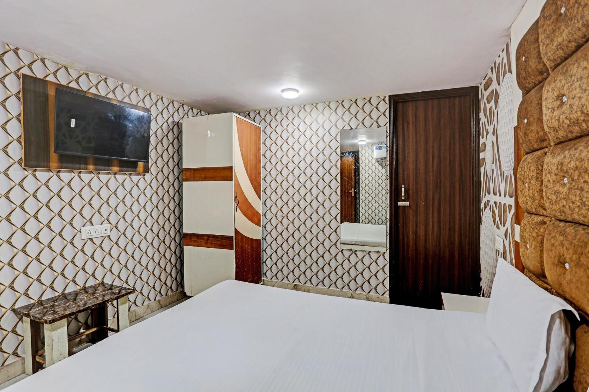 Hotel O Saffron Night Stay Amritsar Buitenkant foto