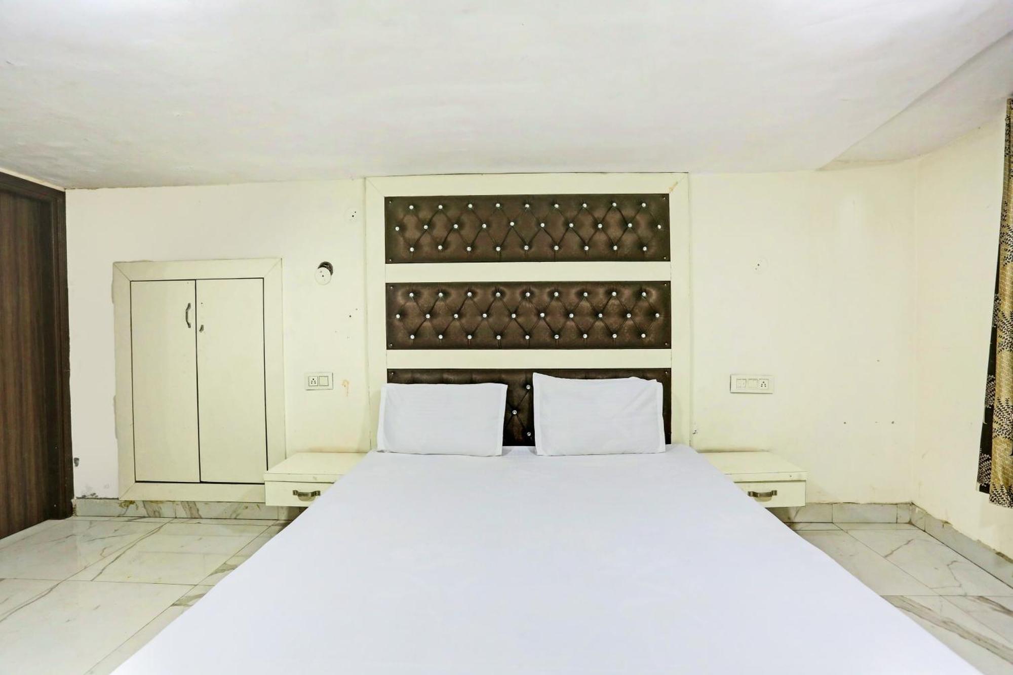 Hotel O Saffron Night Stay Amritsar Buitenkant foto