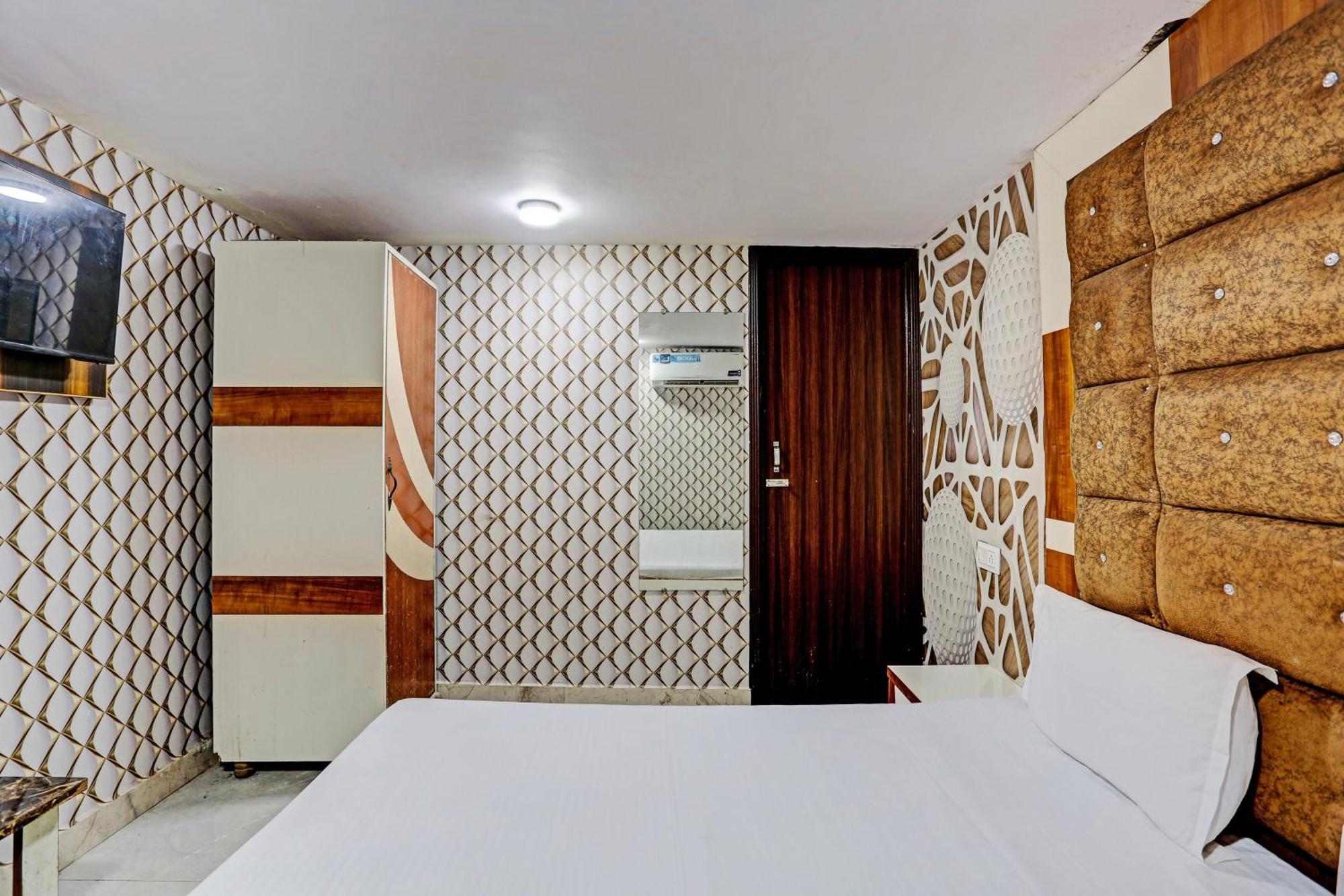 Hotel O Saffron Night Stay Amritsar Buitenkant foto