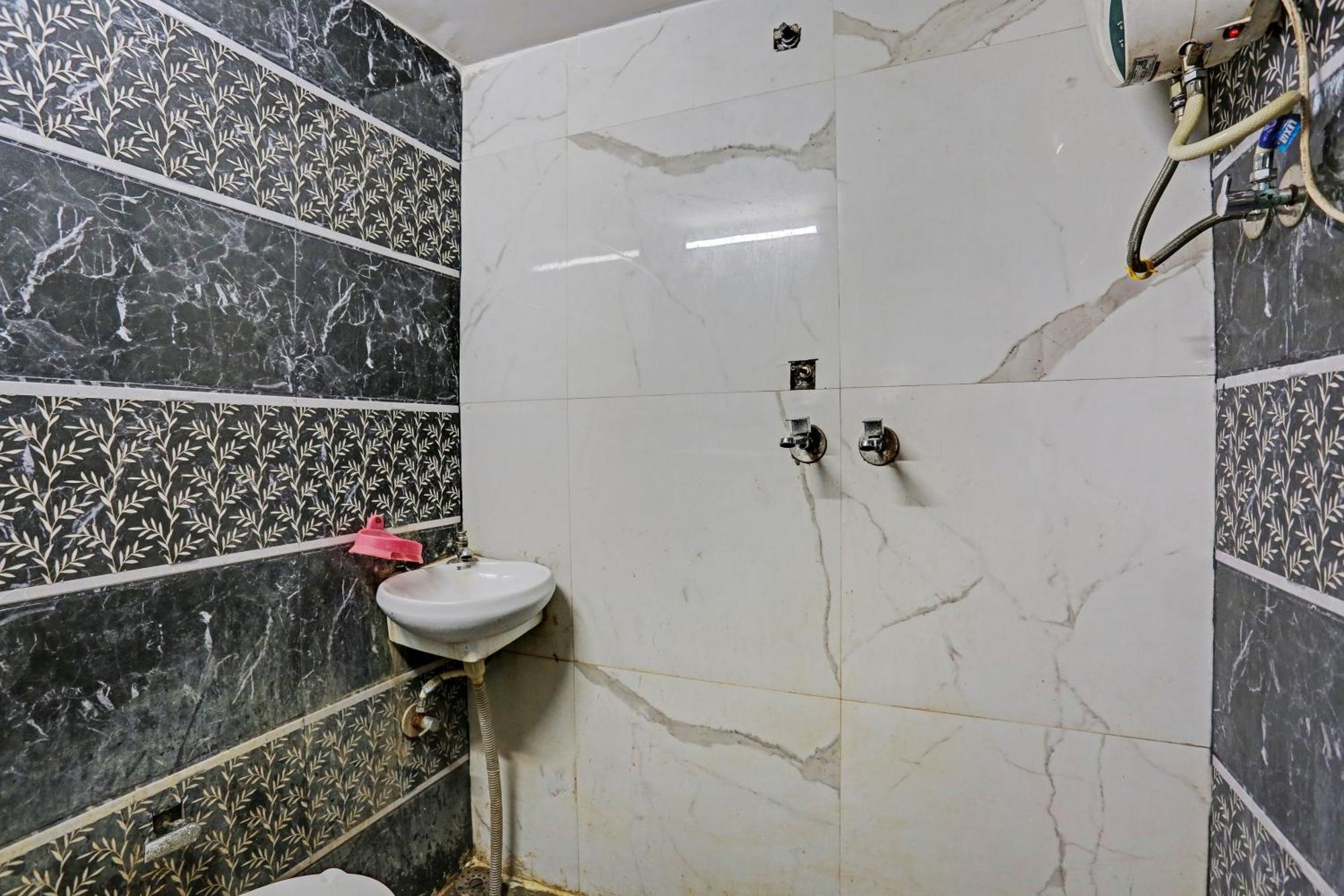 Hotel O Saffron Night Stay Amritsar Buitenkant foto